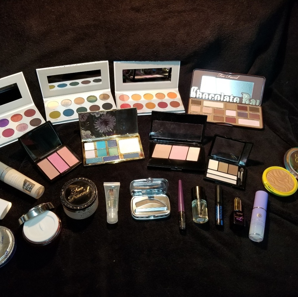 Beauty bundle (makeup, skin care, nail care)